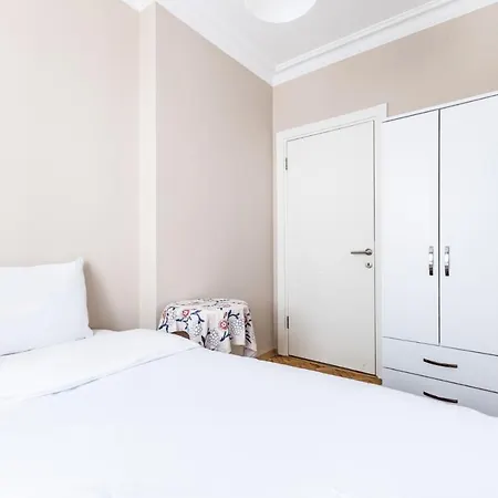 Cozy Flat Near Bagdat Avenue In Suadiye イスタンブール