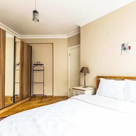 Cozy Flat Near Bagdat Avenue In Suadiye 伊斯坦布尔